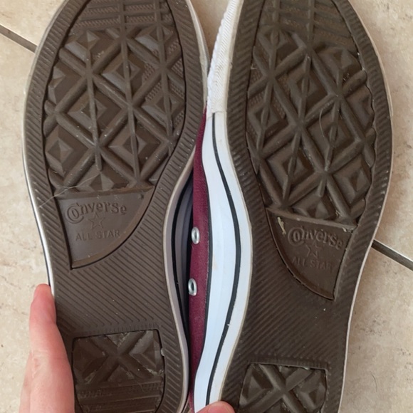 Women’s Converse - Picture 2 of 2